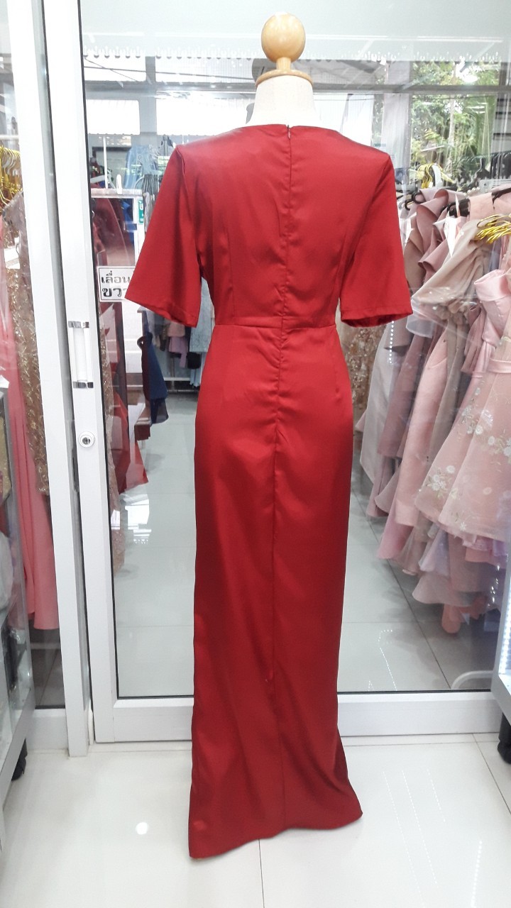 (PRE-LOVED) ยาวแดงแขนสั้น (2XL)