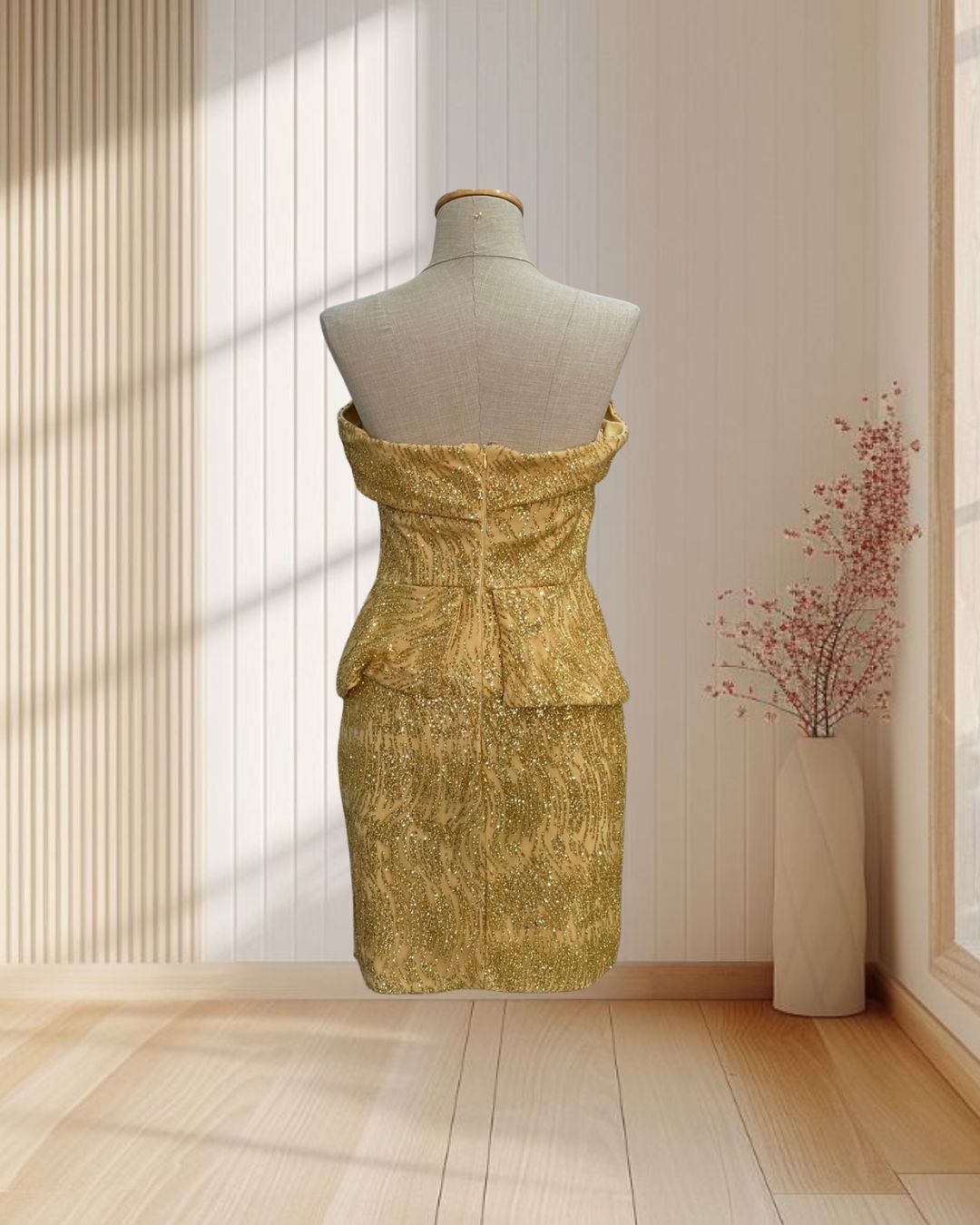 ราตรีสั้นสีทอง ปากไหล่ ปักเลื่อมงานกากเพชร ระบายเอว ไซส์ M