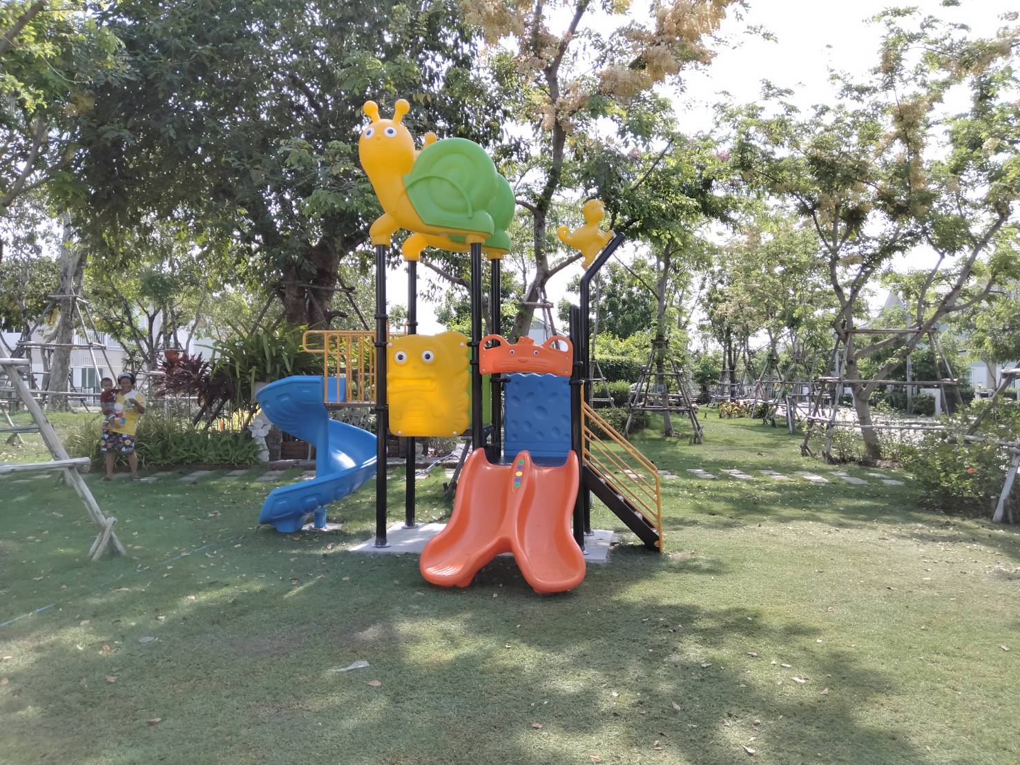 เครื่องเล่นสนาม ชุด หอยทากและลิง เครื่องเล่นแสนสนุก