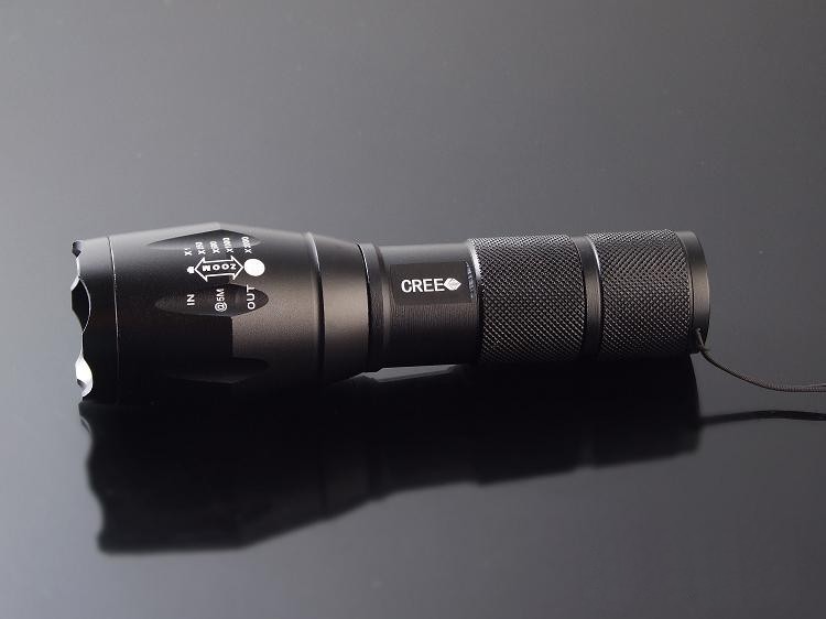 ไฟฉายแรงสูง ไฟฉายบ้าพลัง Flashlight UltraFire XM-L T6 Zoomable รุ่น E17 ส่องไกล 150-350 เมตร ความสว่าง 900-1000 Lumens ไฟฉายคุณภาพสูง ราคาถูก