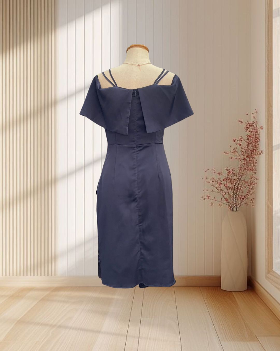 (PRE-LOVED) ราตรีสั้นสีกรม สายเดี่ยวคู่ ปาดไหล่ จีบสะโพก ไซส์ S