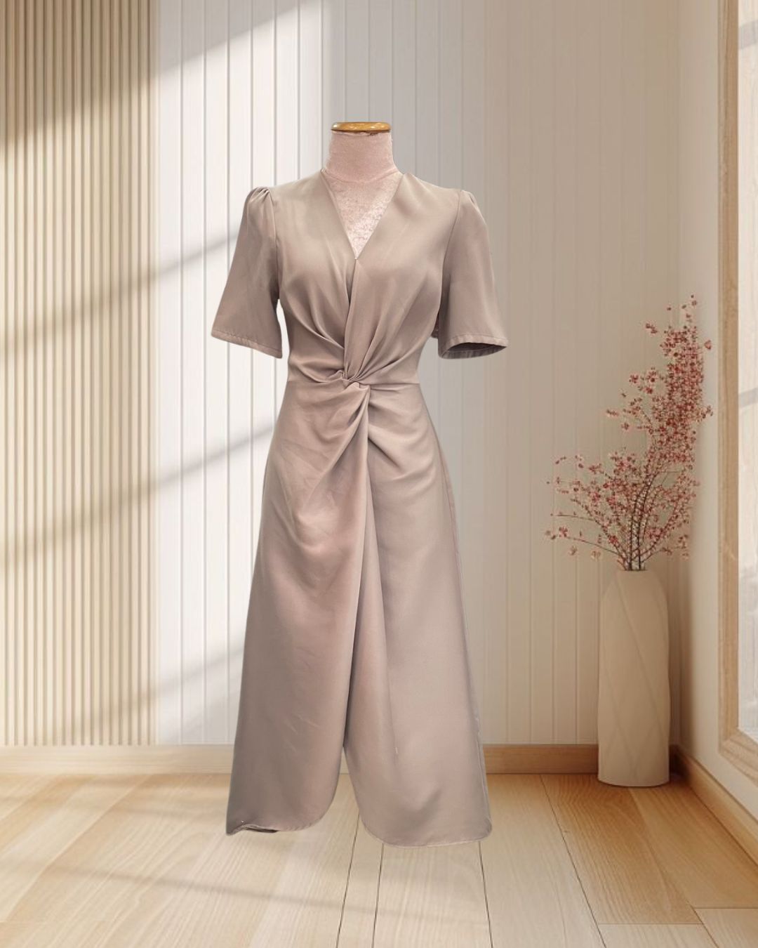 (PRE-LOVED) ราตรียาวสีโอวัลติน มีแขนขยุ้มเอว ไซส์ M