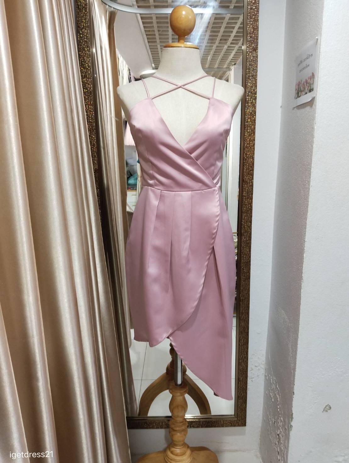 ชุดราตรีสั้นสีชมพูสายไขว้หน้า (m)