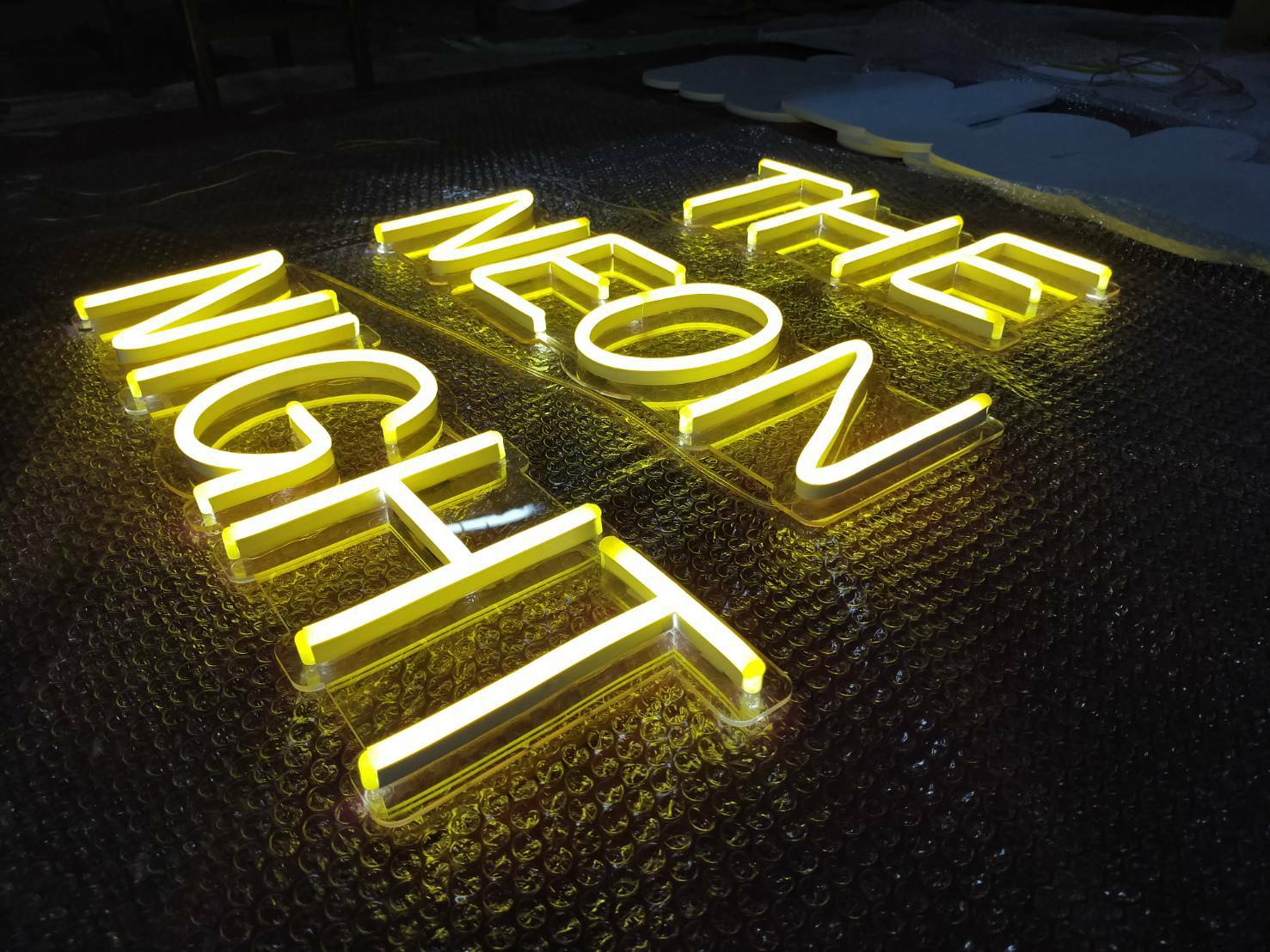 ป้ายไฟนีออนดัด งาน THE NEON NIGHT OSCAARS PARTY