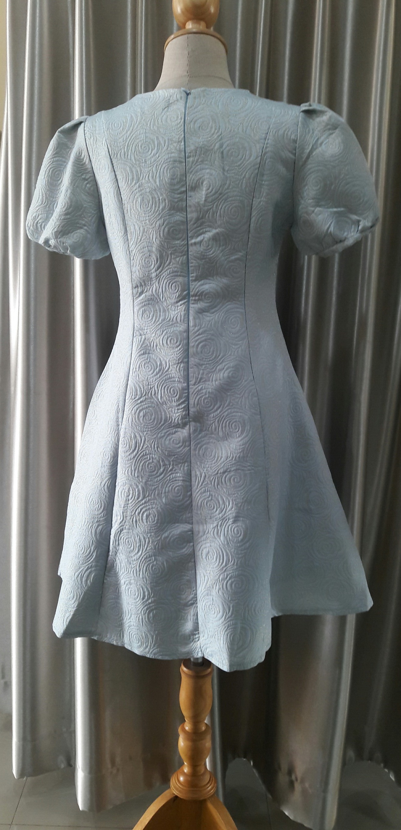 (PRE-LOVED) ชุดราตรีสั้นสีฟ้า(M)