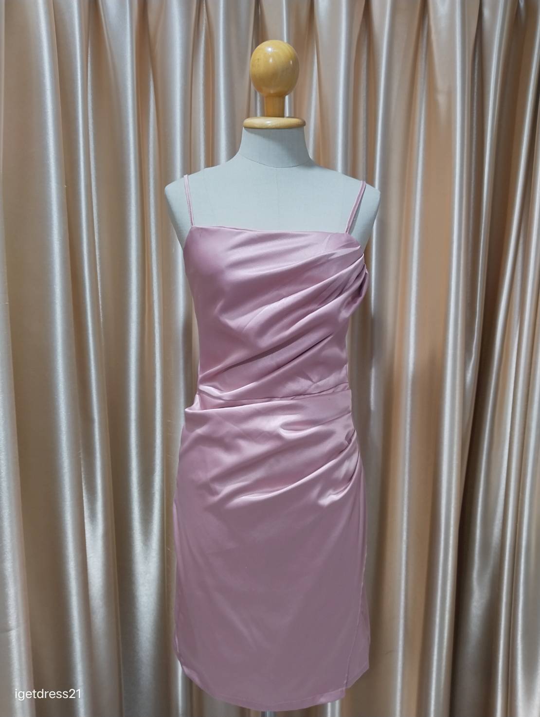 ชุดราตรีสั้นสายเดี่ยวจับจีบ สีชมพู XS