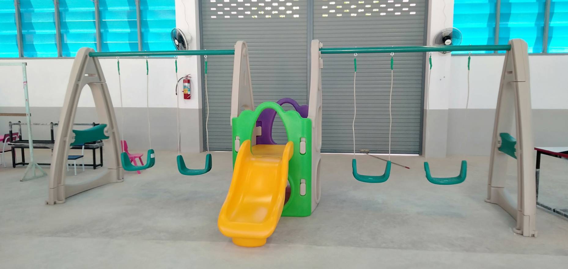 ชิงช้า 4 ที่นั่งพร้อมกระดานลื่น