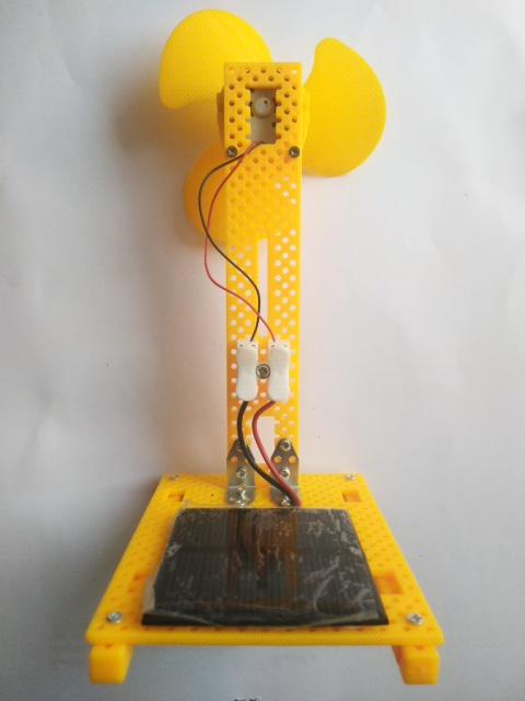 พัดลมพลังแสงอาทิตย์อย่างง่าย