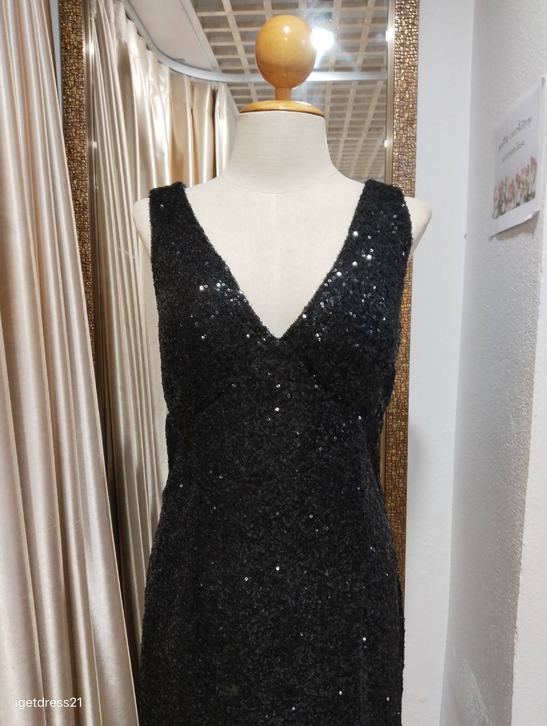 (PRE-LOVED) ราตรีสั้นสีดำแขนกุดแต่งเลื่อม L มือ2