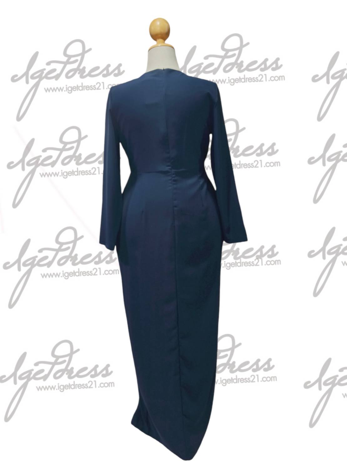 (PRE-LOVED) ราตรียาวสีกรมแขนยาวระบายกระโปรงตรงแหวกหน้า (3XL)