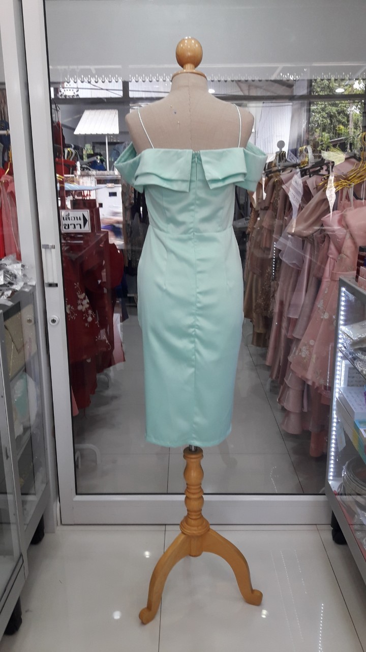 (PRE-LOVED) สั้นเขียวสายเดี่ยวปิดแขนปก2ชั้น (S)