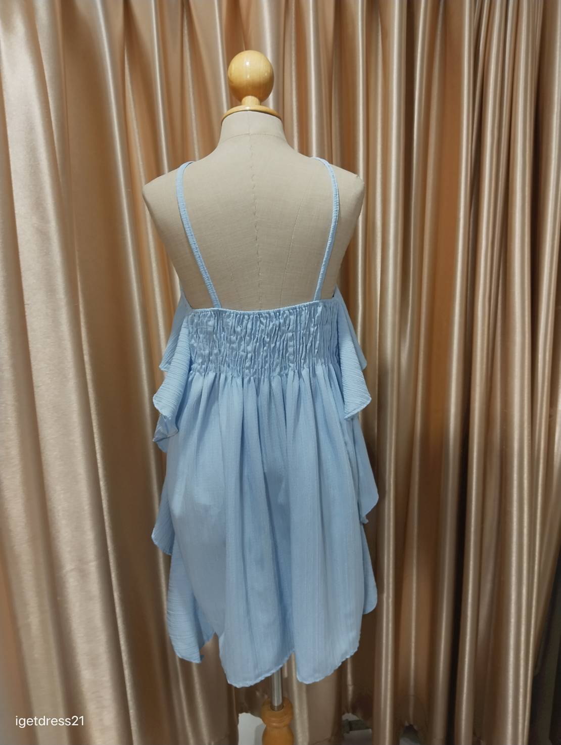 เดรสสายไขว้ระบายสีฟ้า F