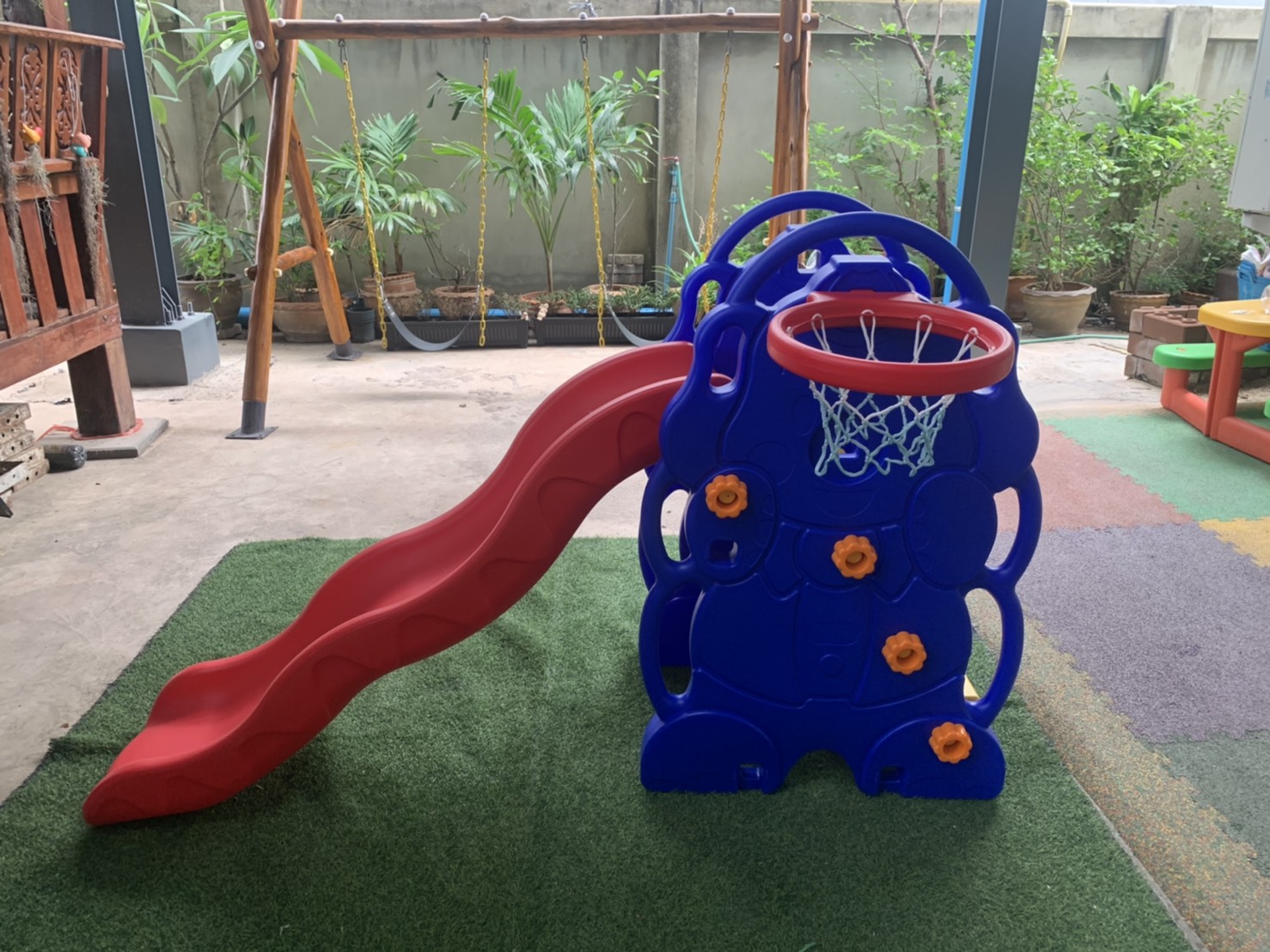 สไลด์เดอร์ช้างน้อย