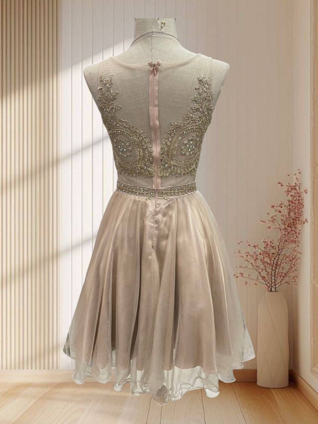 (PRE-LOVED) ราตรีสั้นแขนกุด สีน้ำตาลแต่งเพชรเจ้าหญิงจัสมิน กระโปรงผ้ามุ้งฟูๆ ไซส์ S