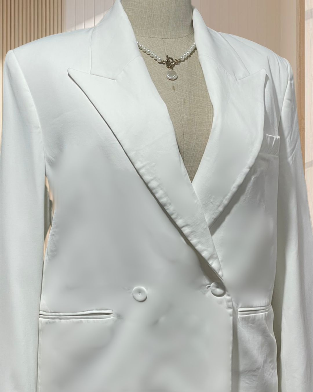 (PRE-LOVED) เสื้อสูทผู้หญิงสีขาว ไซส์ 3XL