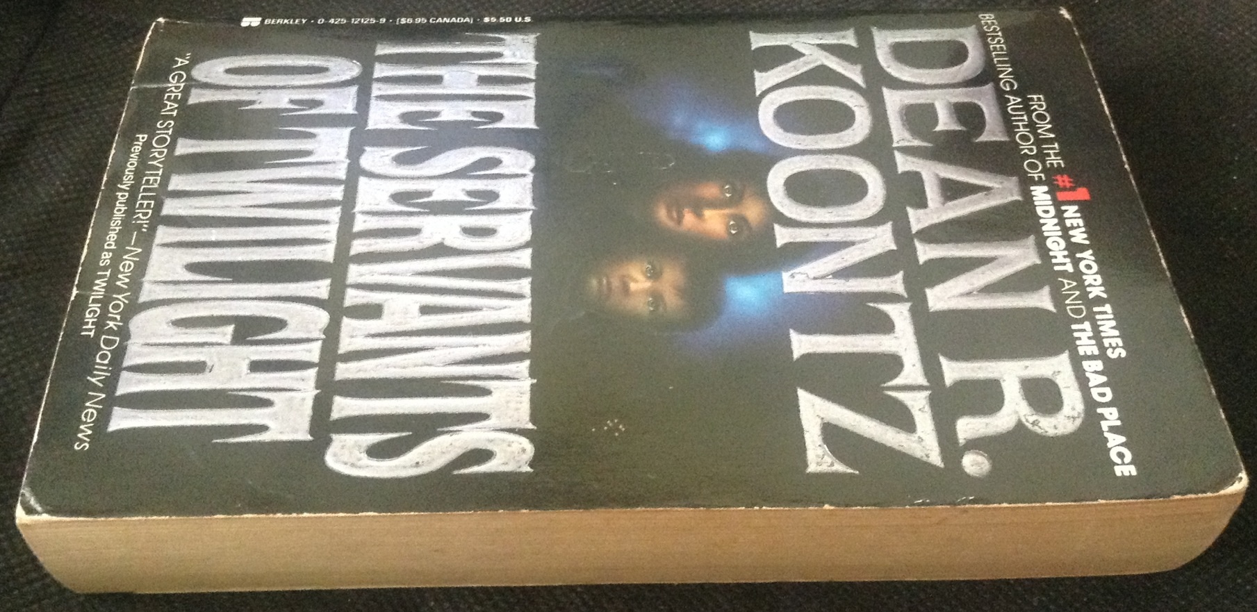 The Servants of Twilight by Dean Koontz ราคา 150