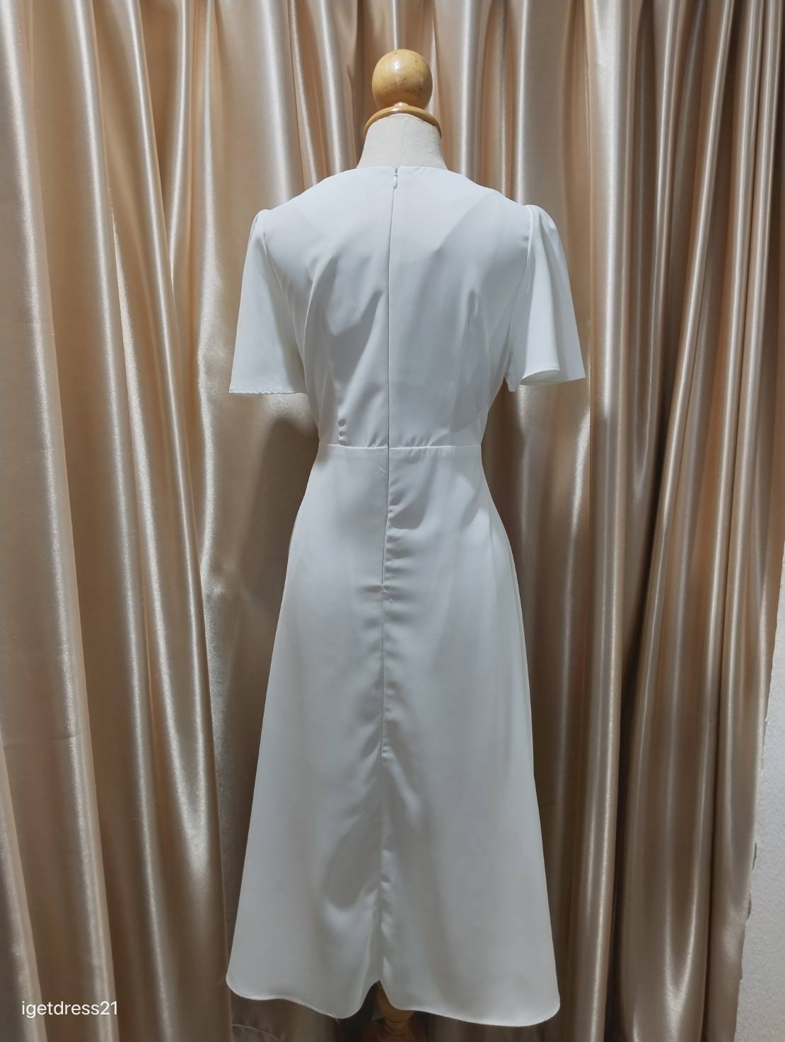 (PRE-LOVED) ชุดราตรีสั้นกระโปรงบาน คอกลมรูดคอ ผ้าทวิลL