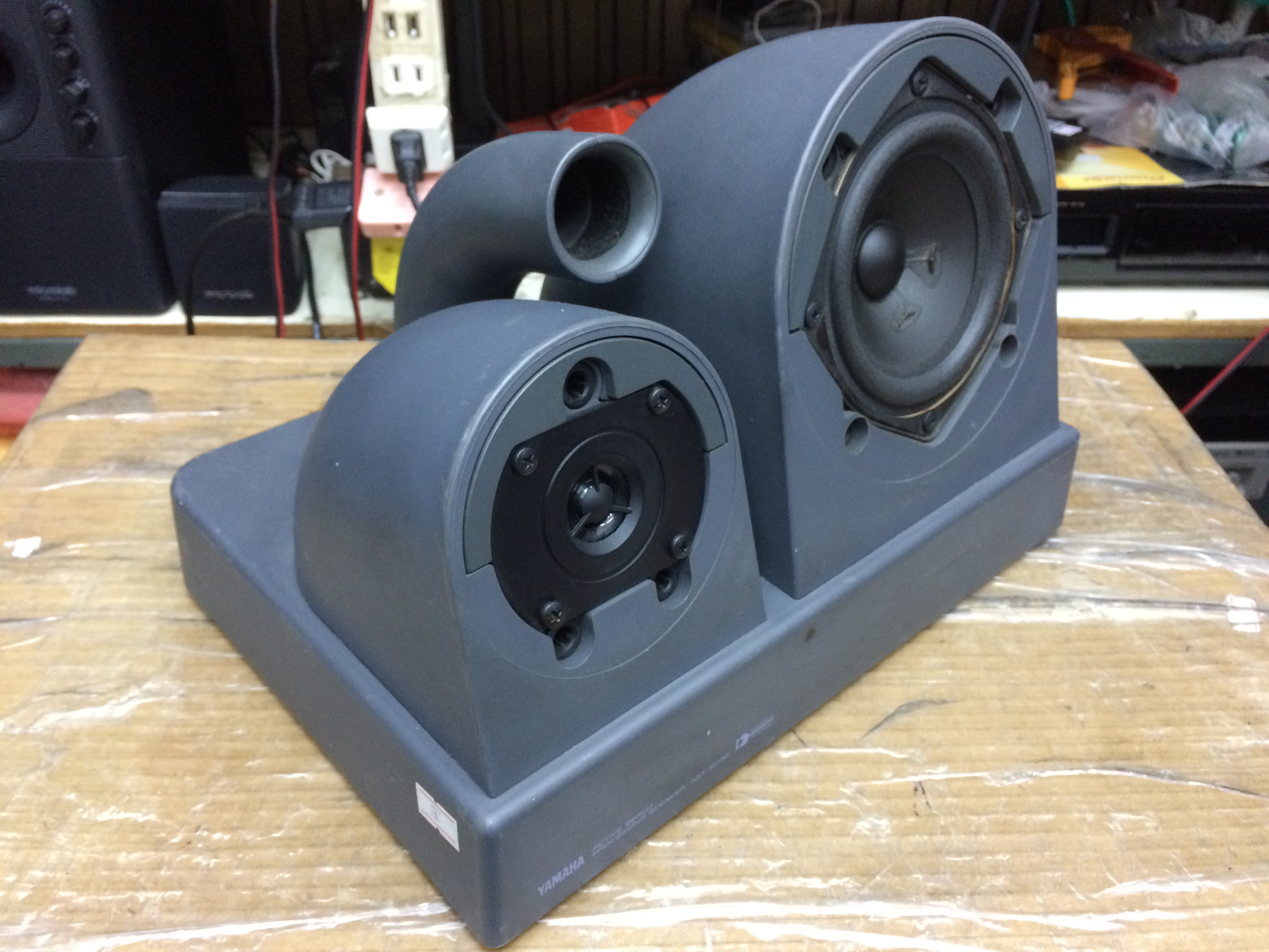 ลำโพง Yamaha AST-SC30