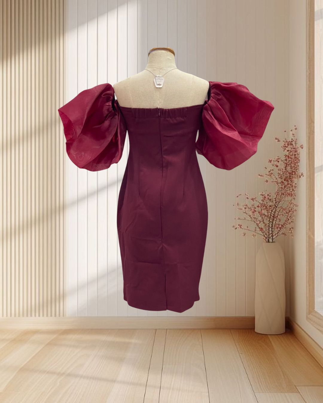 (PRE-LOVED) ราตรีสั้นสีแดง ปาดไหล่ แขนตุ๊กตาผ้าแก้ว ไซส์ S