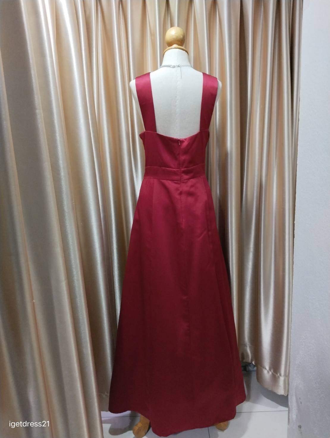 (PRE-LOVED) ชุดราตรียาวสายไขว้แต่งเอวสีแดง 2XL