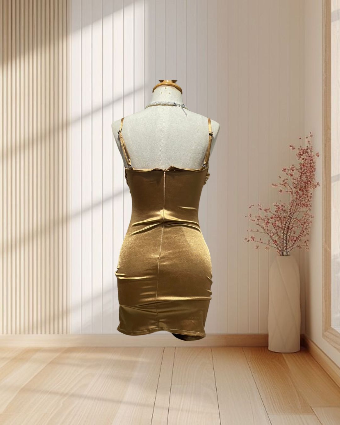 (PRE-LOVED) ราตรีสั้นสีทองสายเดี่ยว ผ้ายืด จีบหน้ายาว ไซส์ S