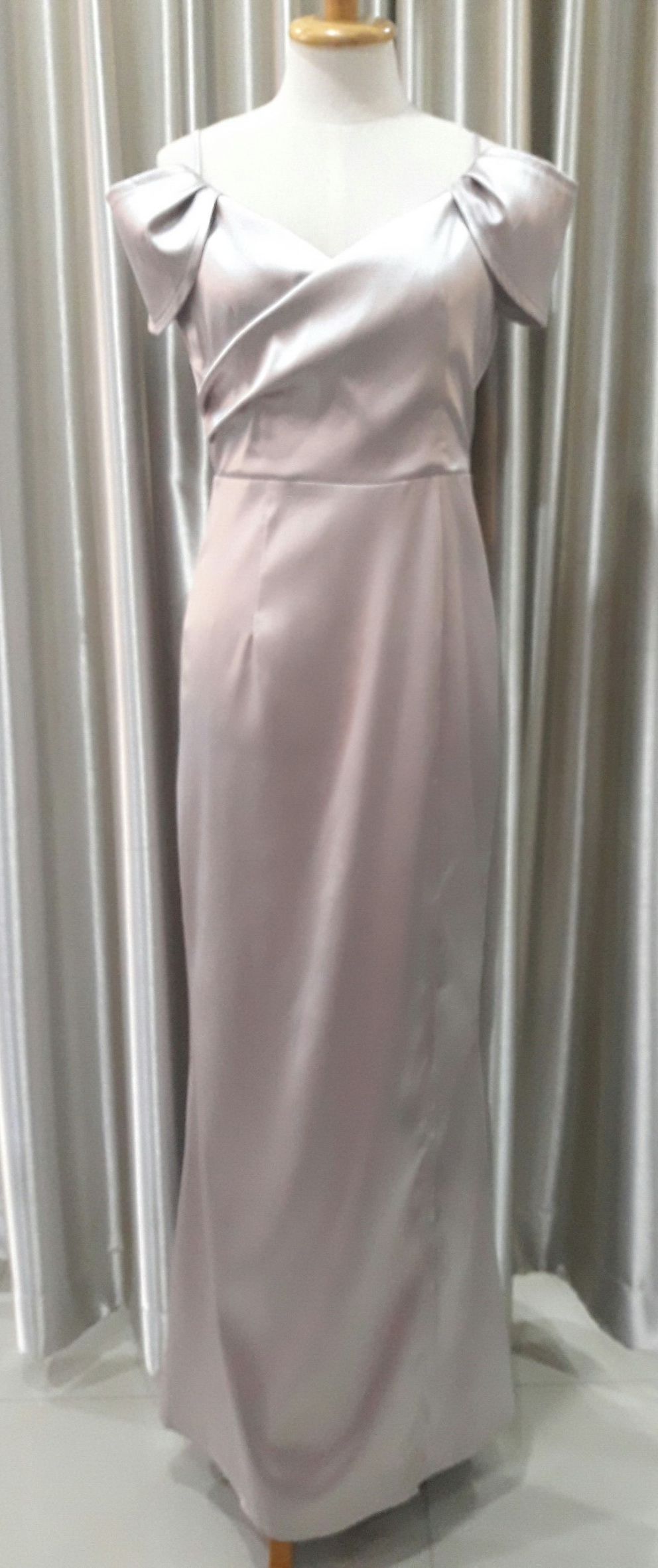 ชุดราตรียาวสีเทาMaxiปิดแขน Size : S มือ2