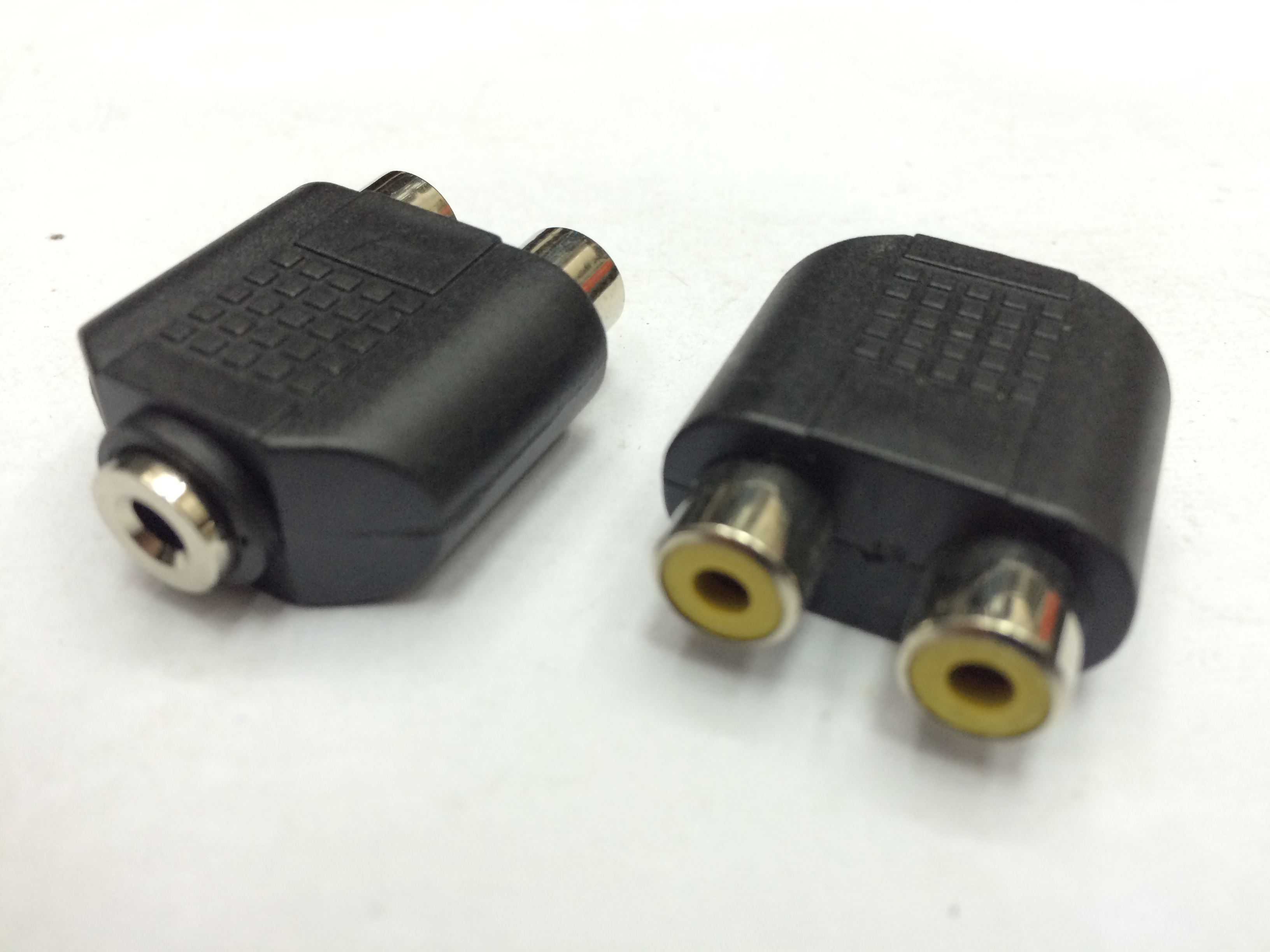 หัวแปลงDC 3.5 ตัวเมีย > RCA ตัวเมีย เข้า1ออก2 (F>FF)