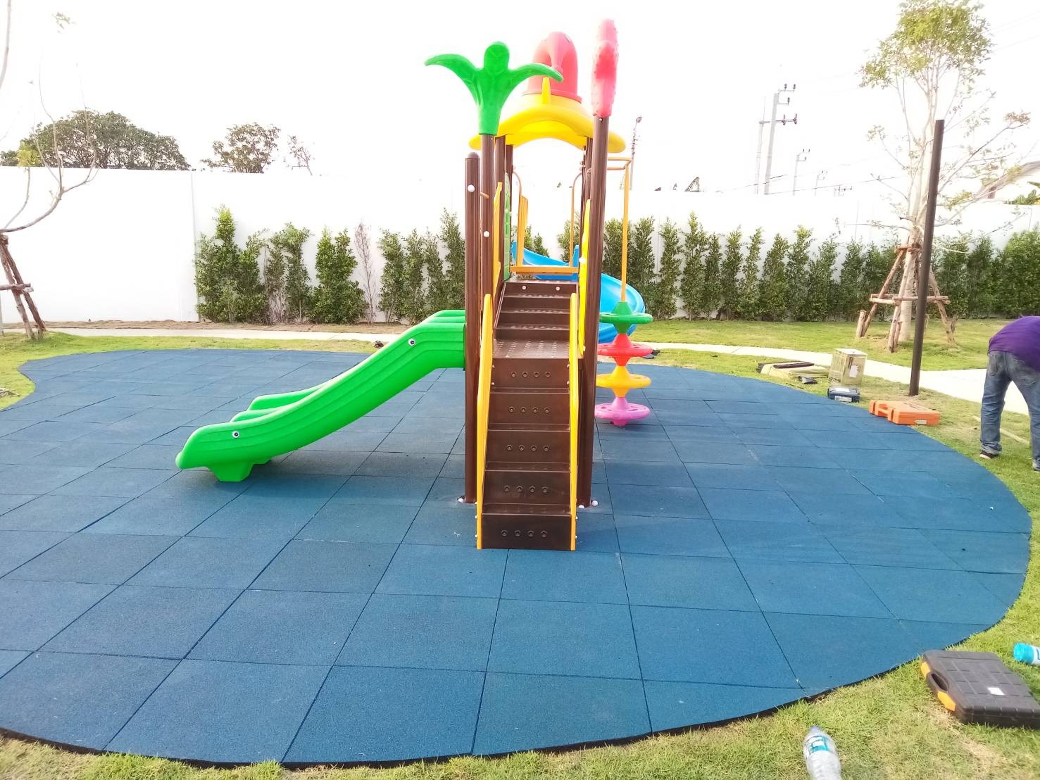 เครื่องเล่นสนามกลางแจ้ง ชุด หมวกน้อยแสนสนุก