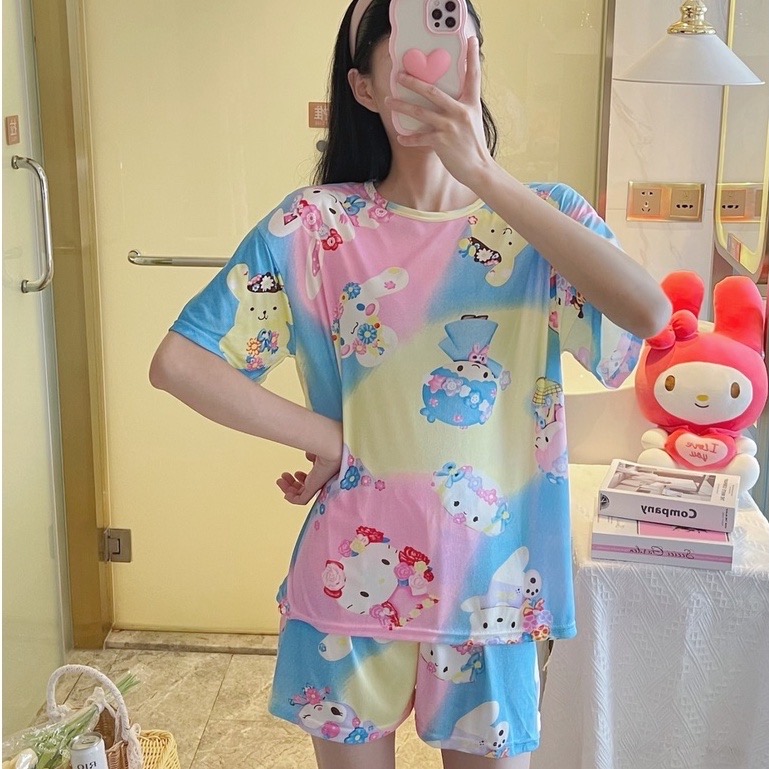 (สินค้าสำหรับเพิ่มยอดให้ถึงขั้นต่ำ) ชุดนอน ซานริโอ้ ลายรวมตัวละคร สีพาสเทล ราคา 50
