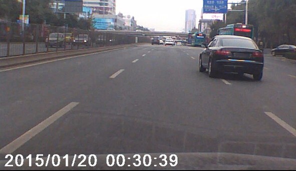 กล้องติดรถ 2.5" 6 LED Night Vision HD DVR รุ่น DVRF198B (สีดำ)