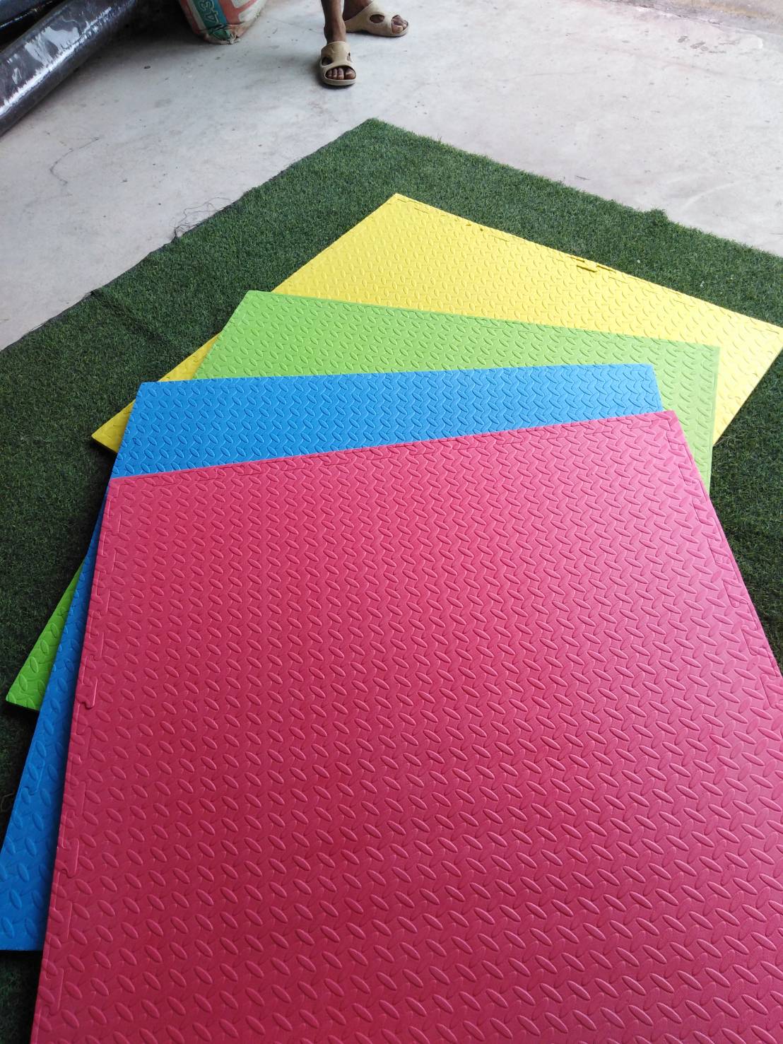 แผ่นปูกันกระแทก แผ่นโฟม EVA / 20มิล. แผ่นลองกันกระแทก