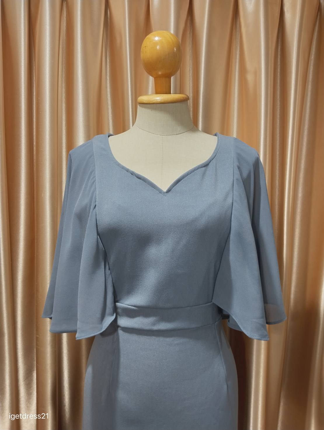 (PRE-LOVED) ชุดราตรีสั้นมีแขน สีฟ้าอมเทา XL