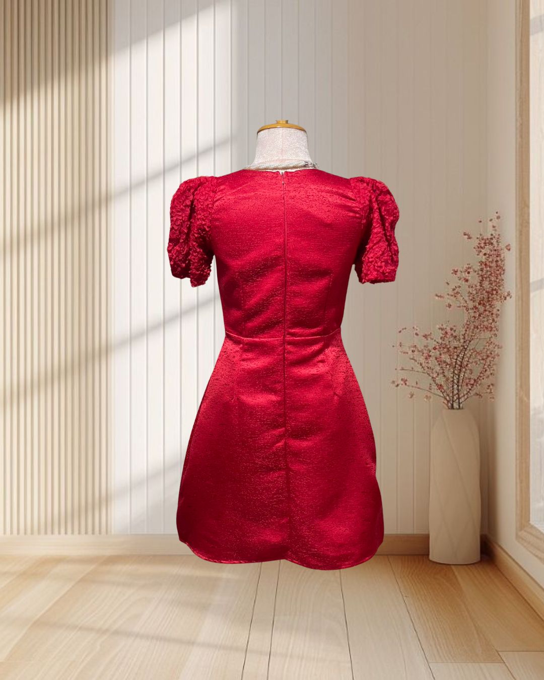 (NEW) เดรสสั้นสีแดง สไตล์เวียดนาม แขนสั้นกรีบดอกไม้ ไซส์ S