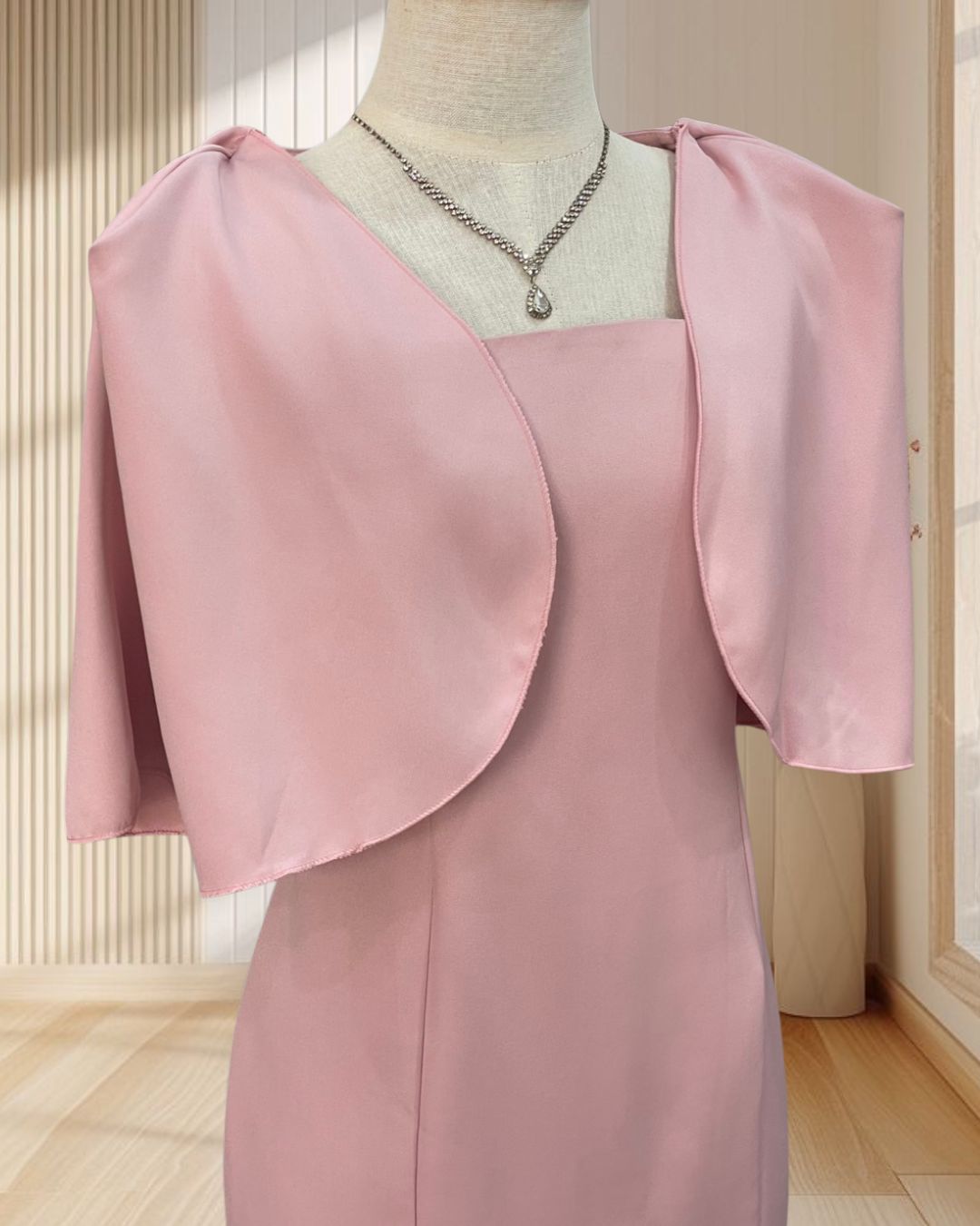 ราตรีสั้นสีชมพู แต่งปกระบาย 2 ชั้น กระโปรงทรงสอบ ไซส์ XL