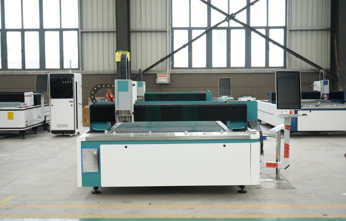 เครื่องตัดเลเซอร์ซีเอ็นซีไฟเบอร์ออฟติกส์ MTFL1530 1000W Fiber Optic CNC Laser cutting