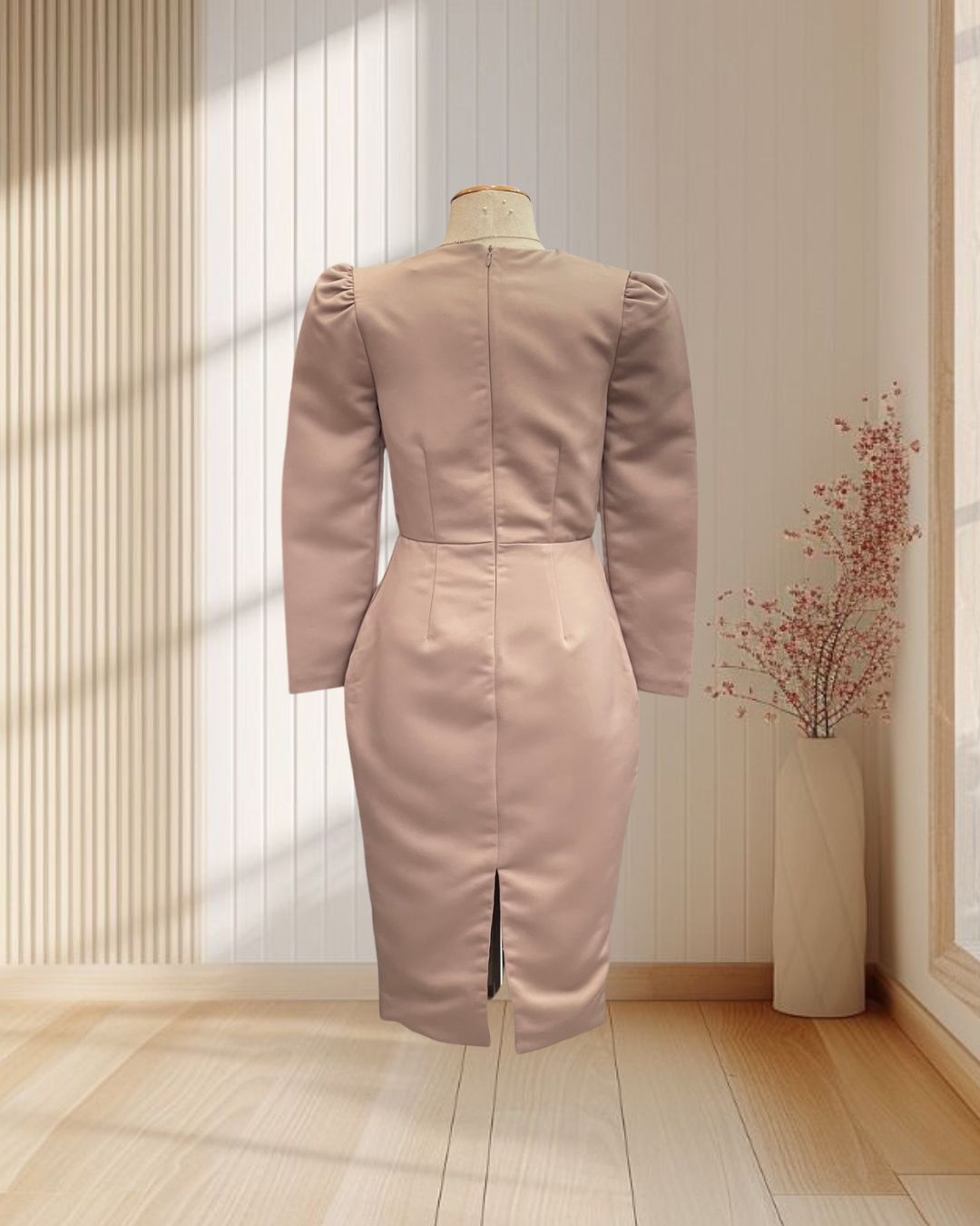 (PRE-LOVED) ราตรีสั้นสีน้ำตาล แขนยาว กะโปรงทรงสอบ ไซส์ S