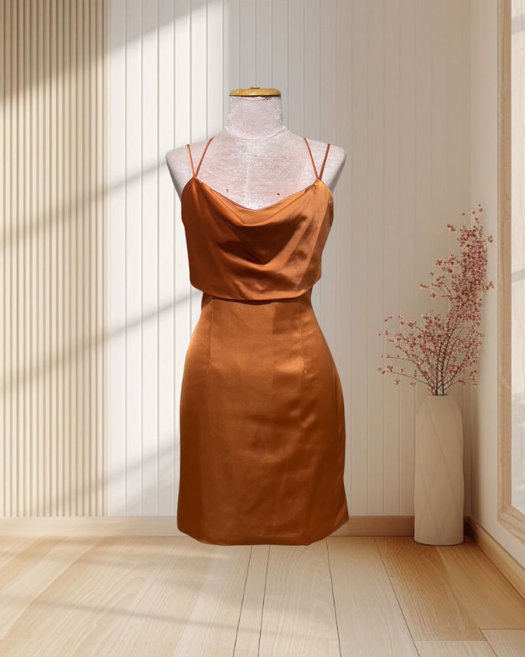 (PRE-LOVED) ราตรีสั้นสีน้ำตาล สายเดี่ยวไขว้หลัง ไซส์ M