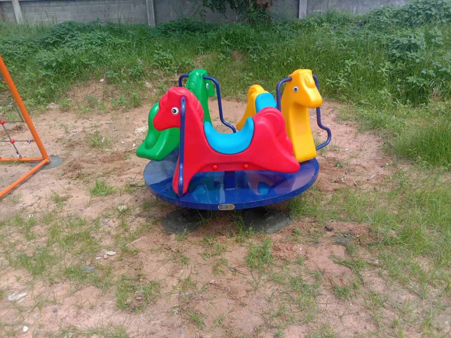 ม้าหมุนม้าน้อย ม้าหมุน 3 ที่นั่ง