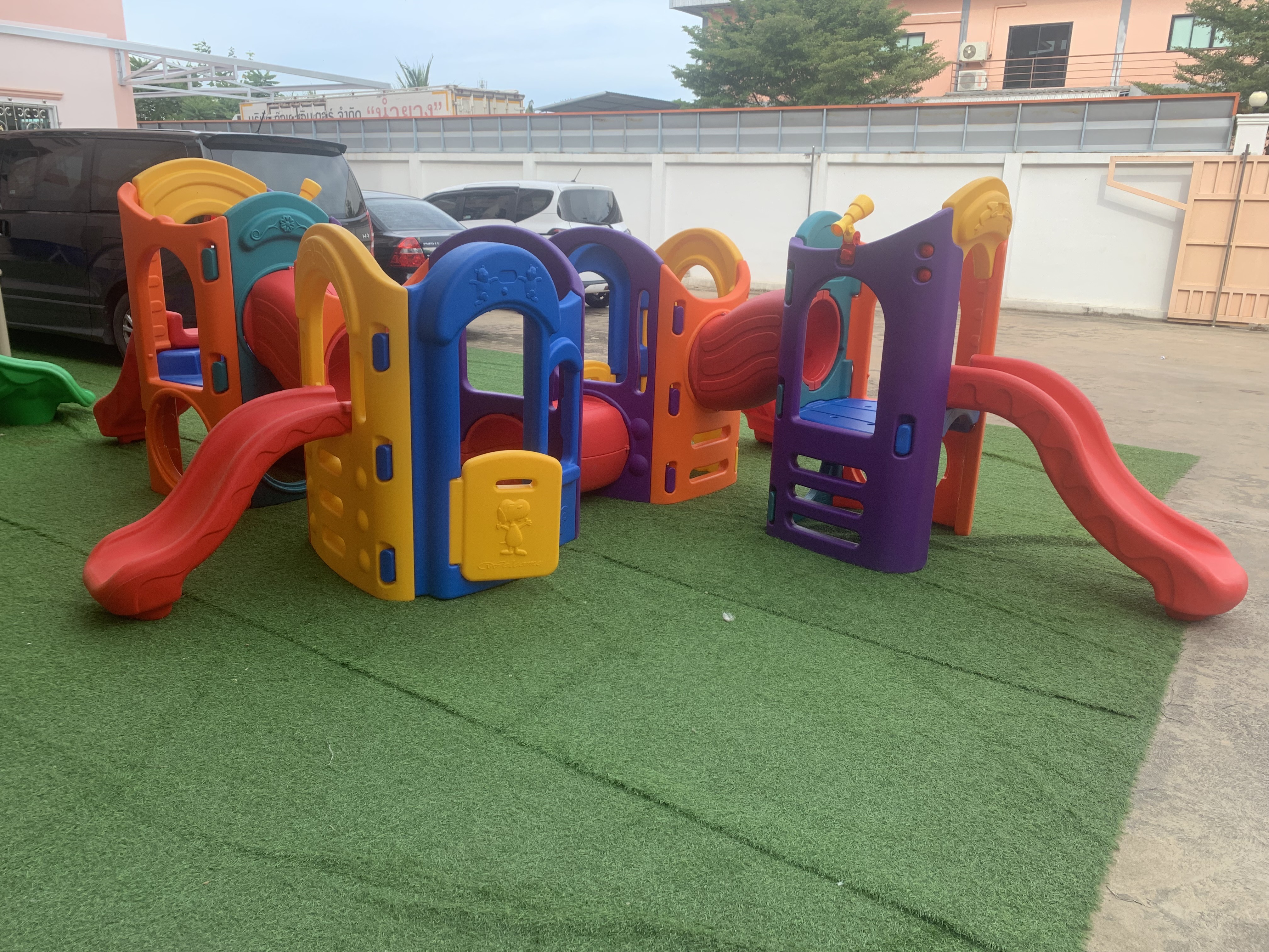 ปราสาทกระดานลื่น 4 ป้อม