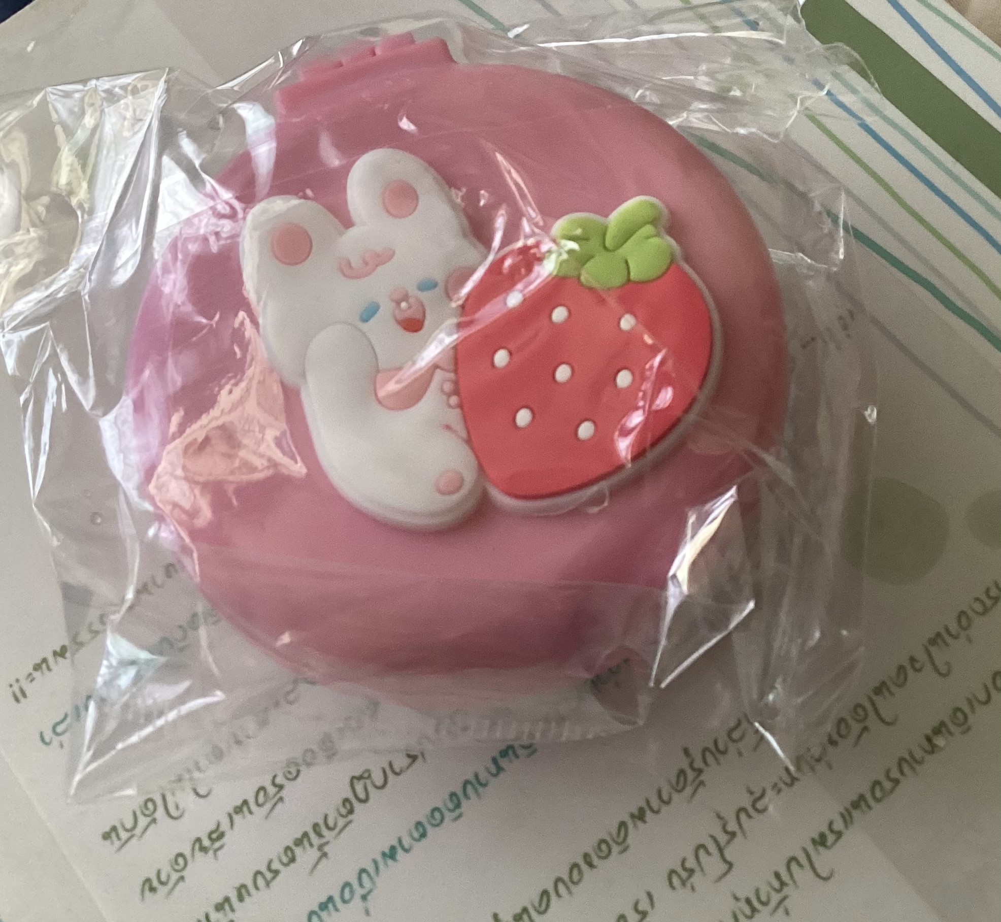 (สินค้าสำหรับเพิ่มยอดให้ถึงขั้นต่ำ) แปรงหวีผมกระจกพับพกพา ตกแต่งลวดลาย ราคา 20