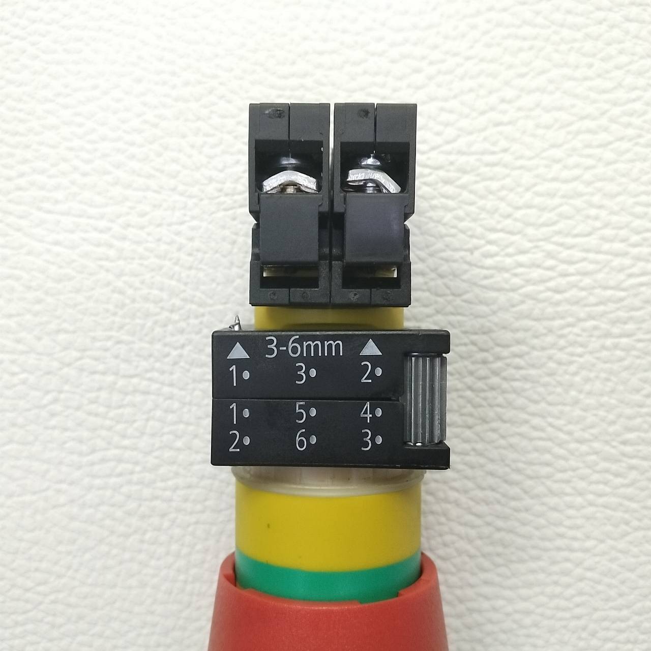 Emergency Switch Siemens รุ่น 3SB3202-1HA20, Dia.22 mm, 2NC