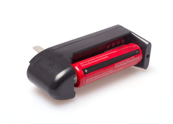 ที่ชาร์จแบตเตอร์รี่ แบบ All in One (Universal Battery Charger) หัวปลั๊กแบบ US สำหรับแบต 3.7V 14500 18650