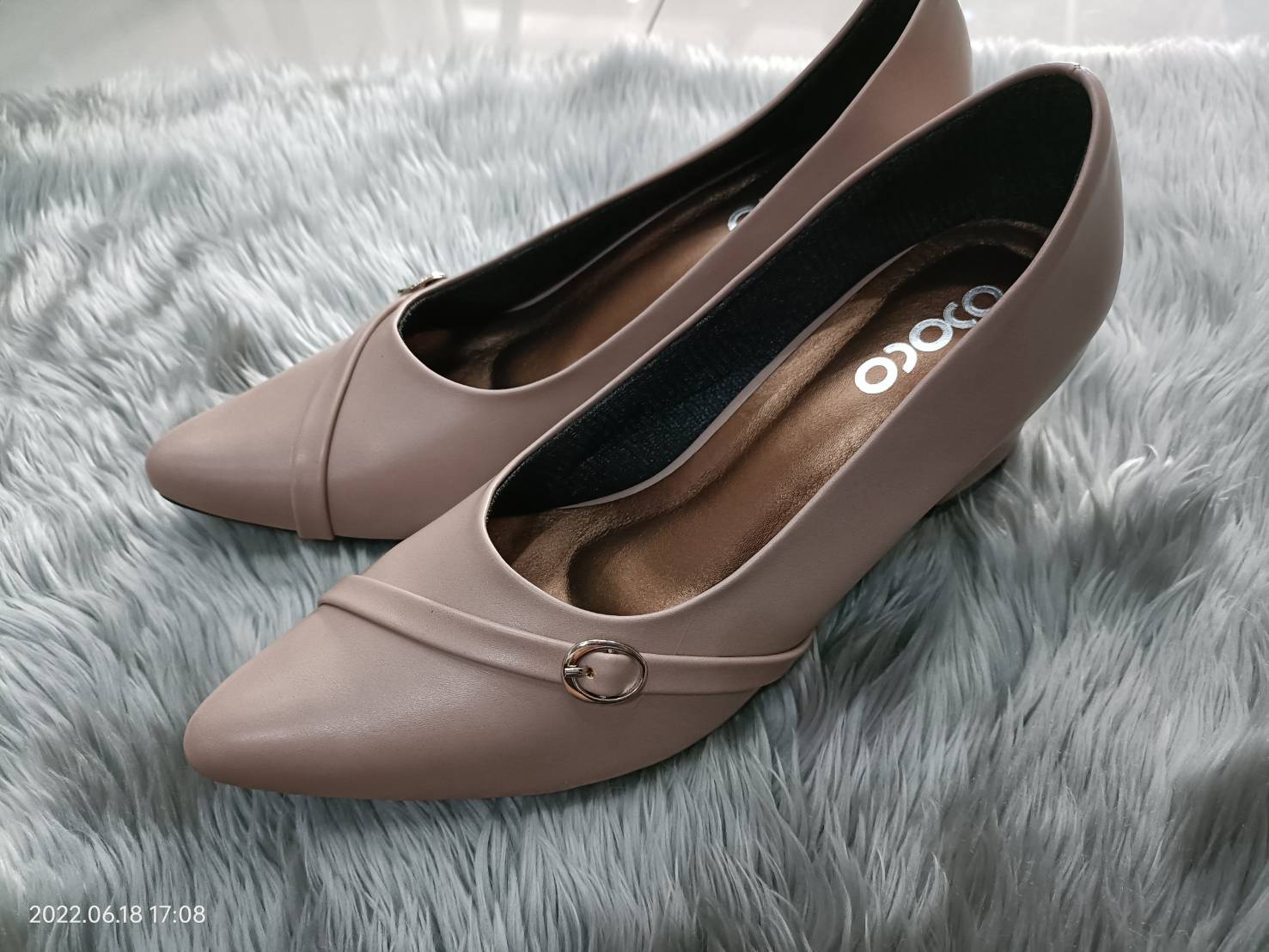 รองเท้าส้นสูง 2 นิ้ว Size 40