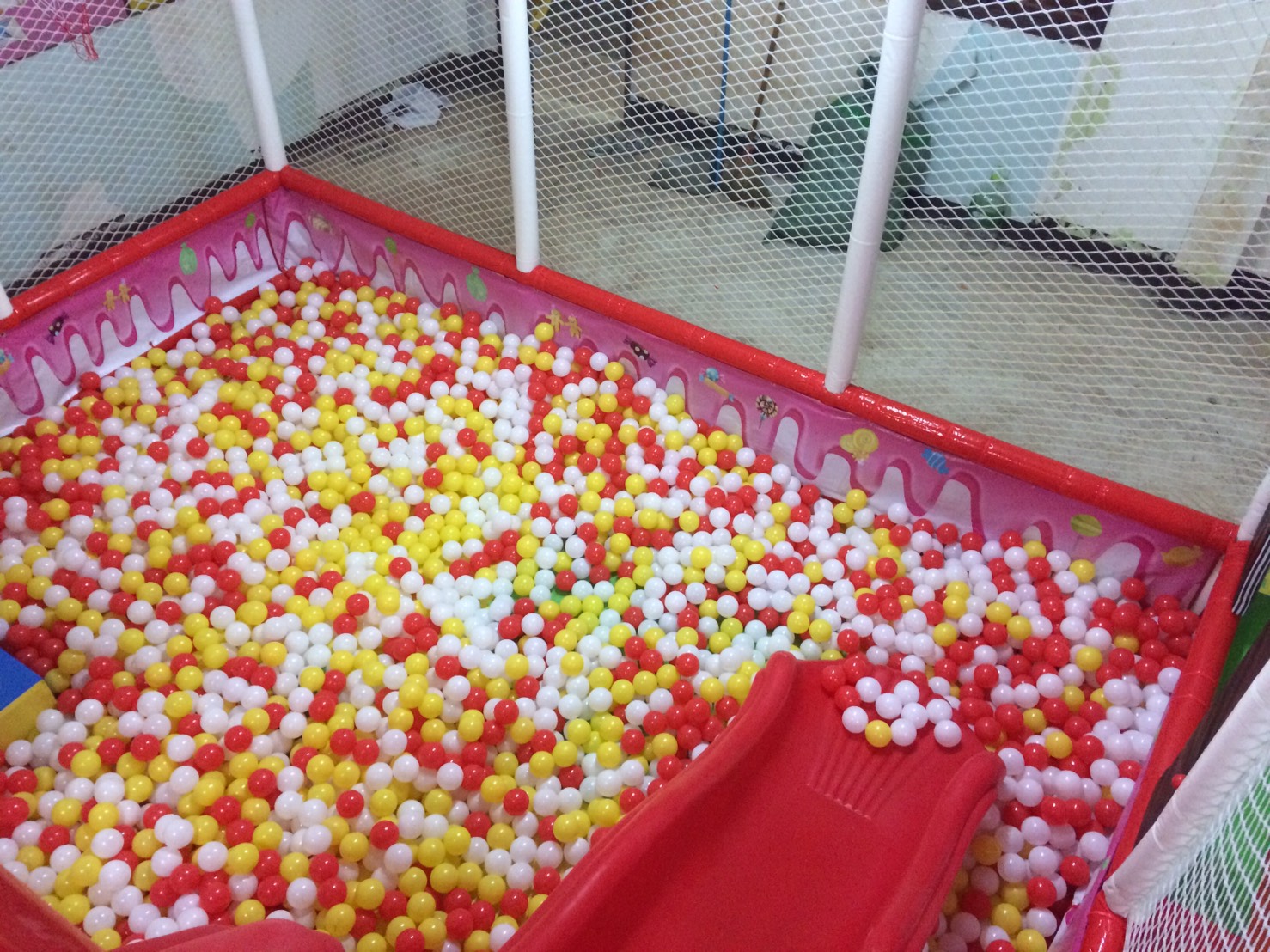 บ่อบอลเสริมทักษะ ห้องบอลอุโมงค์หมี