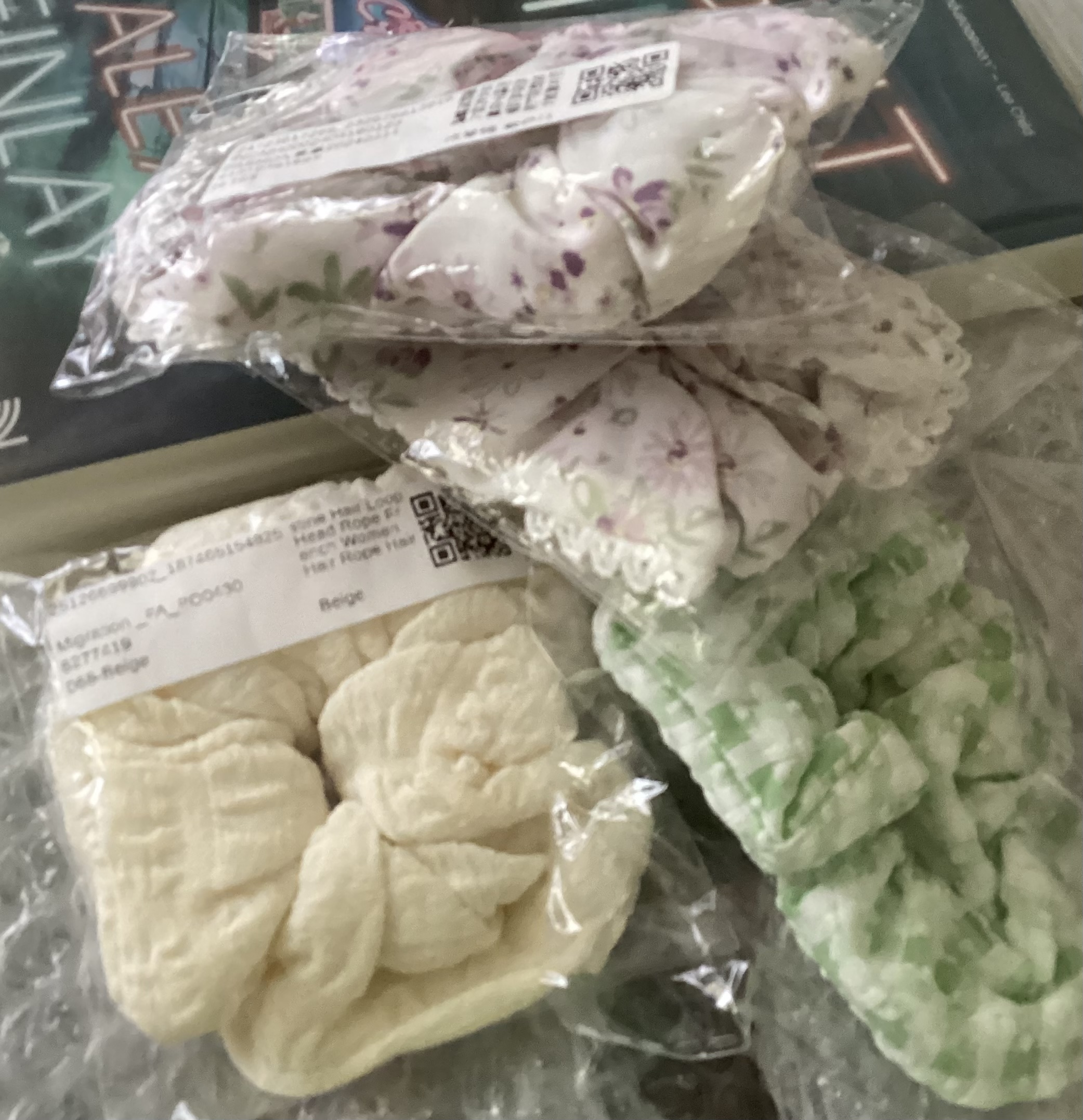 (ของแถม) ยางมัดผมสุ่มลาย