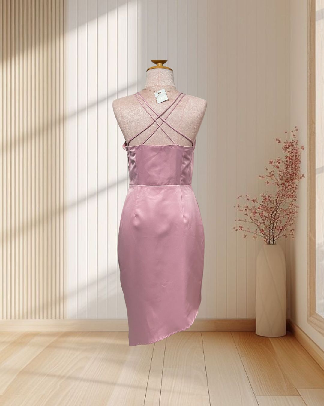 (PRE-LOVED) ชุดราตรีสั้นสีชมพู สายเดี่ยวไขว้ กระโปรงจีบ ผ่าหน้าเฉียง ไซส์ M