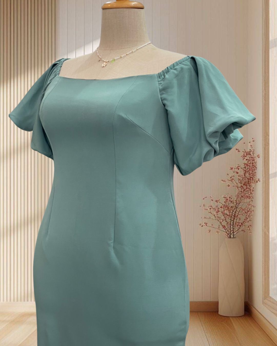 (PRE-LOVED) ราตรีสั้นสีเขียวมิ้นท์ แขนบอลลูน เข้ารูป ไซส์ 2XL