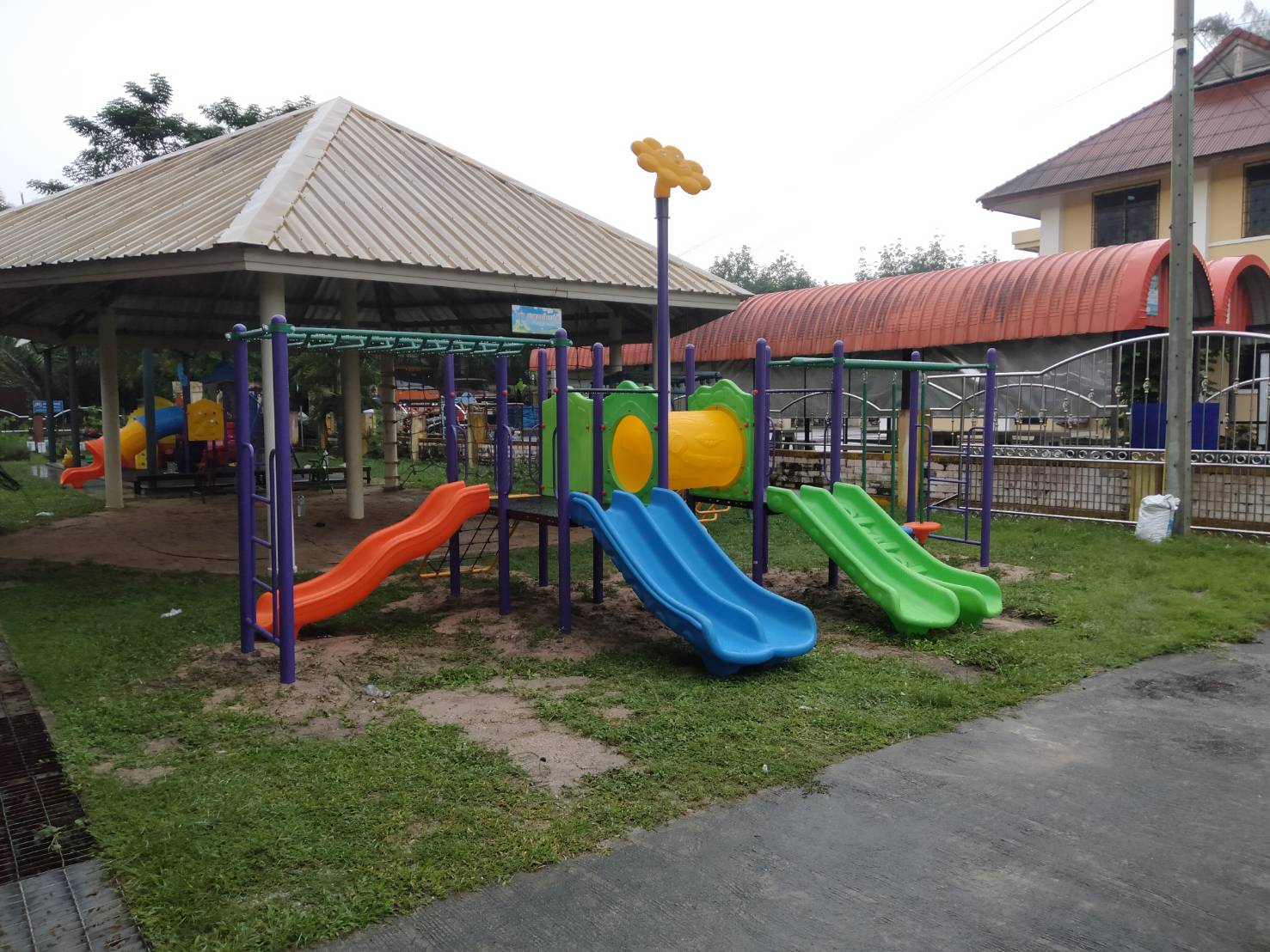 เครื่องเล่นสนาม ชุด สองสไลด์บาร์โหน เครื่องเล่นเสริมสุขภาพ