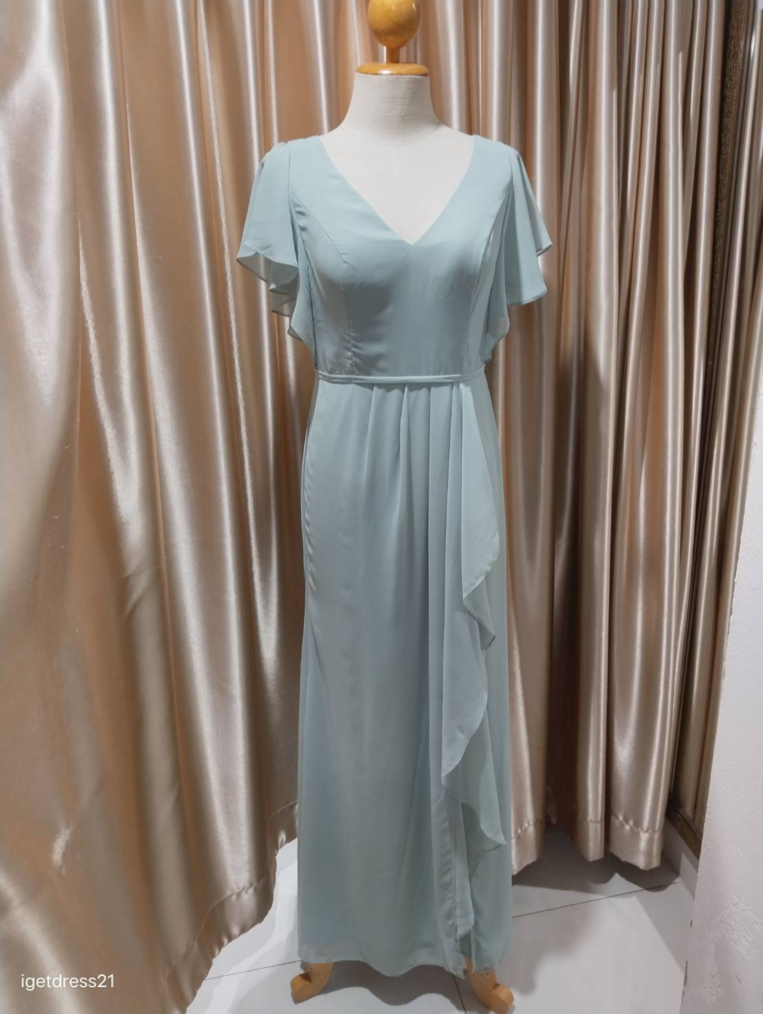 ชุดราตรียาวสีเขียวมิ้นระบายแขนคอวี XL