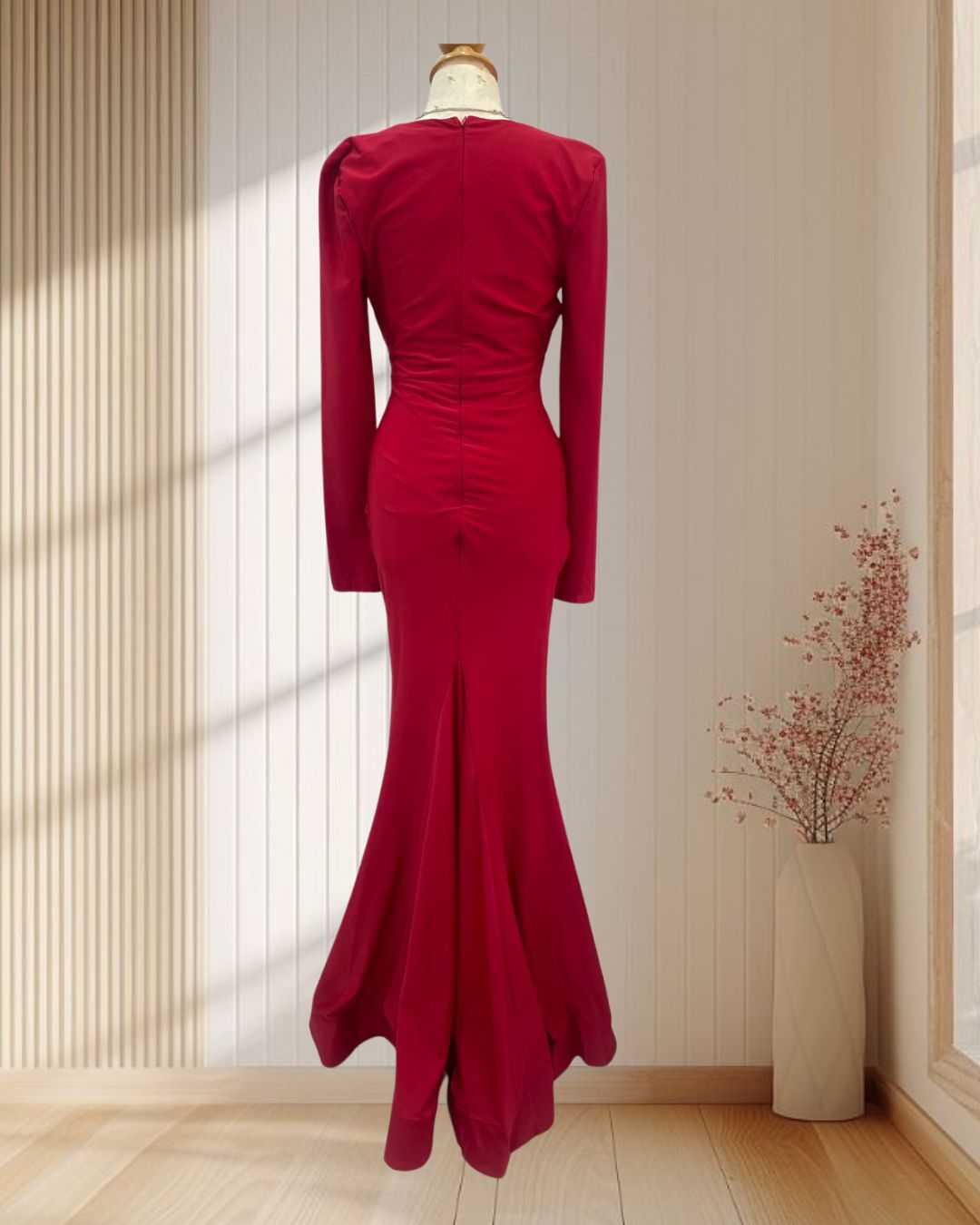 (PRE-LOVED) ชุดราตรียาวแขนยาวสีแดง S